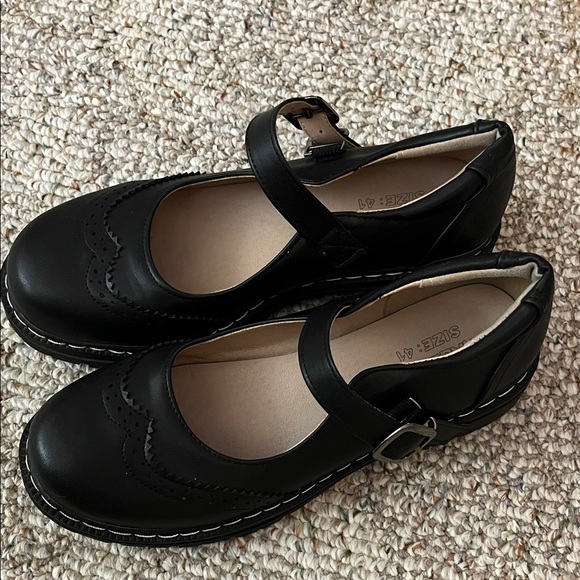 Grace step Shoes - Black Women's Flats with Strap
